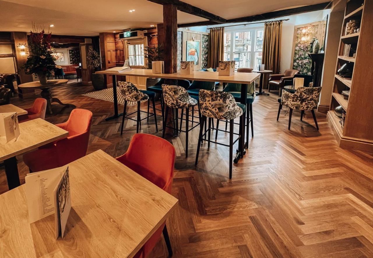 Lion & Swan Hotel Congleton Esterno foto The interior of the restaurant